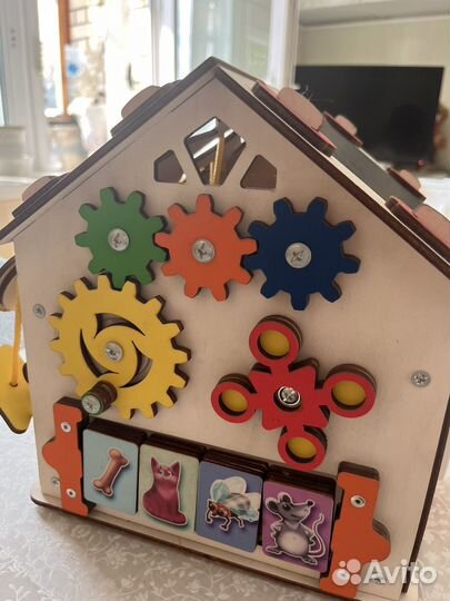 Бизиборд развивающий