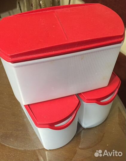 Контейнеры Tupperware