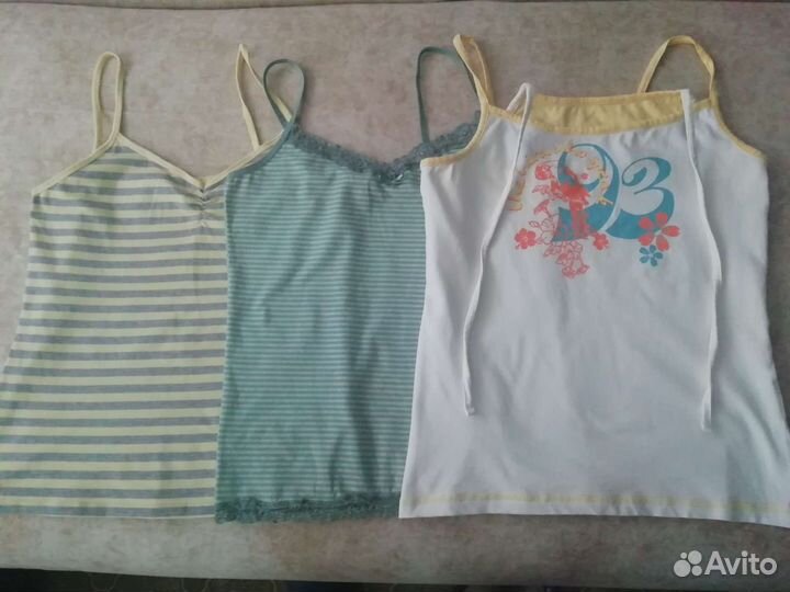 Вещи б/у (майки женские) пакетом