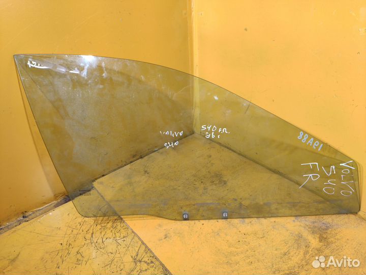 Стекло переднее правое для Volvo S40 1998г