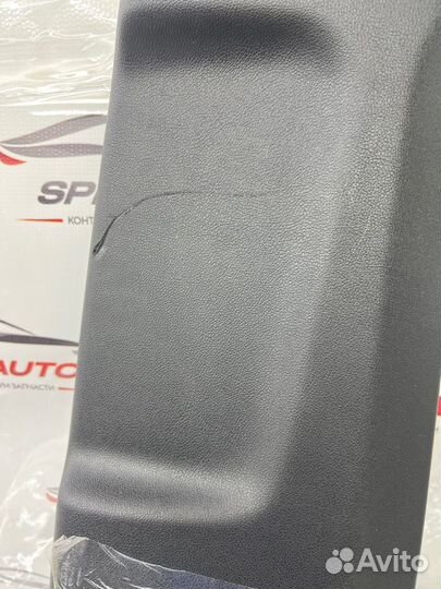 Накладка на стойку кузова правая Kia Sorento 4