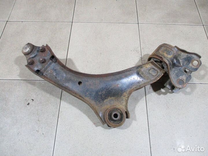 Рычаг передний левый Land Rover Freelander 2