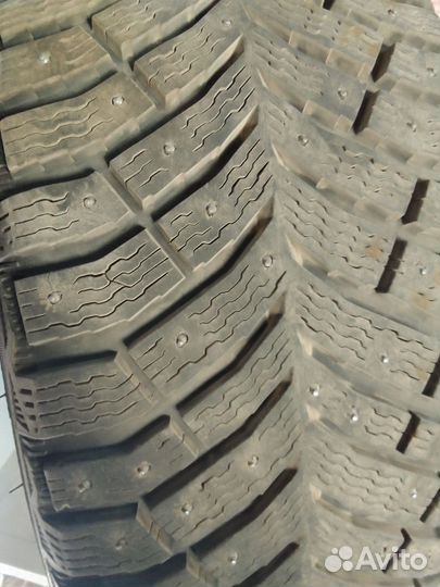Michelin X-Ice North 4 215/55 R17 98T
