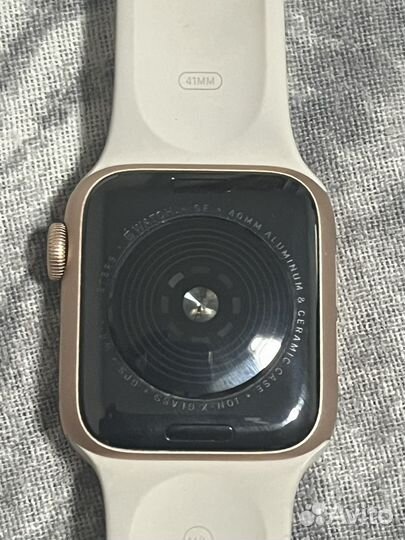 Apple Watch SE 40mm Gold aluminium case