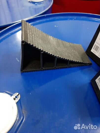 Упор (башмак) противооткатный, пластиковый