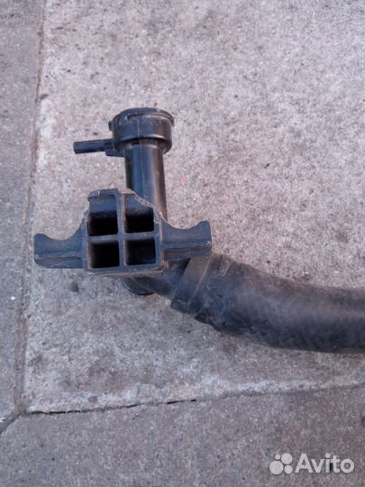 Kia Rio заливная горловина охлаждения радиатора