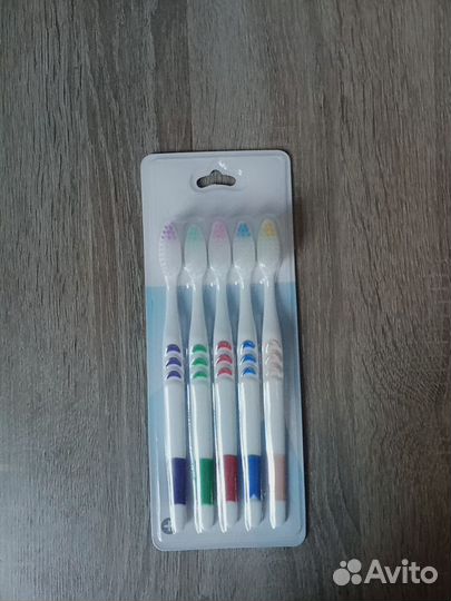 Новые зубные щетки