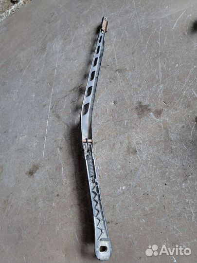 Поводок дворников левый BMW E60