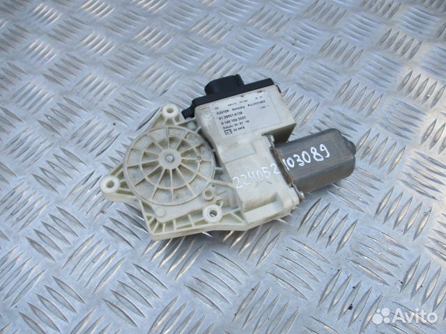 Моторчик стеклоподъемника правый MAN 81286016138