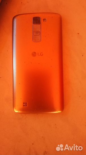 Телефон LG