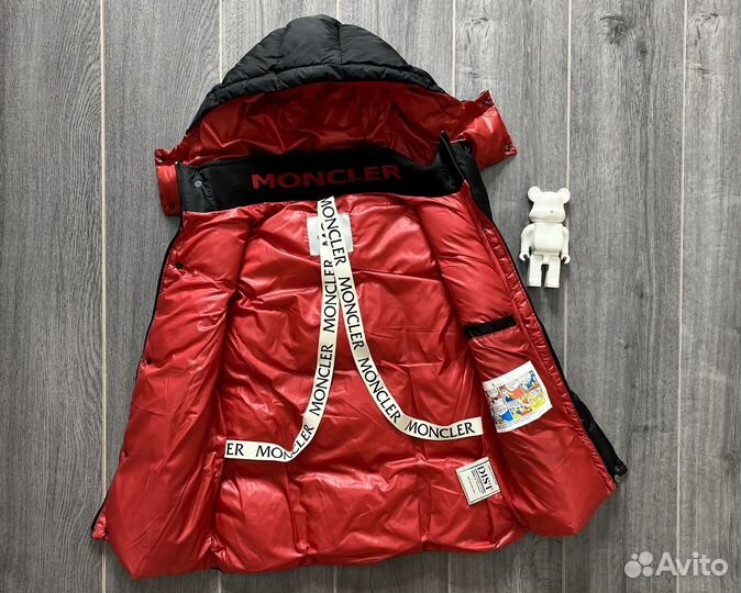 Мужская жилетка Moncler с капюшоном