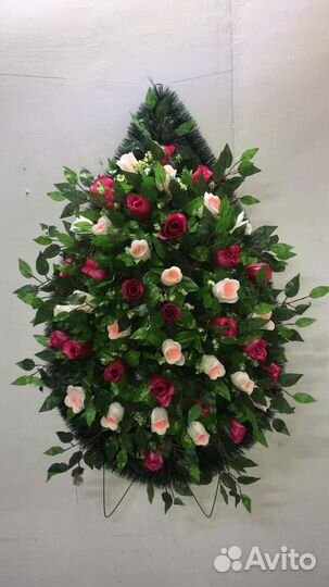 Ритуальные венки и корзины