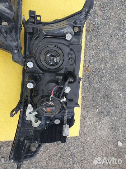 Фары toyota land cruiser 200 оригинал