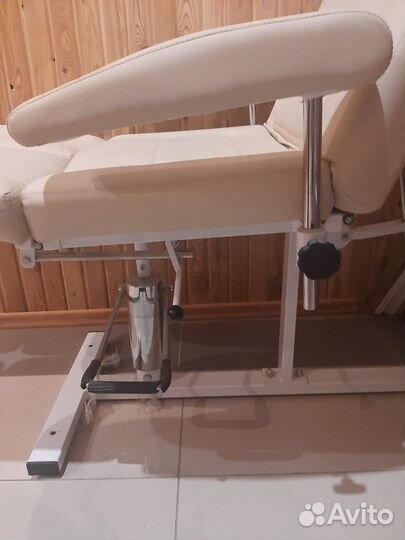 Кресло педикюрное