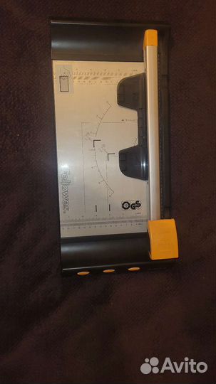 Резак дисковый Fellowes Neutron A4 Plus fs-54101