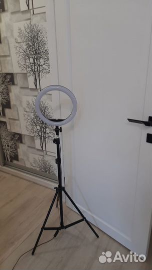 Кольцевая лампа 26 см со штативом
