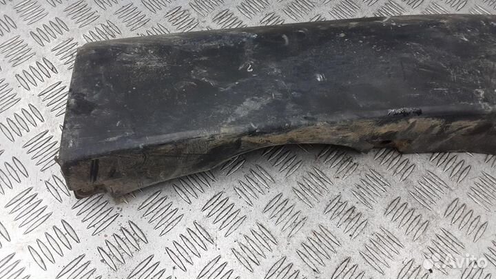 Молдинг заднего крыла левого Nissan Patrol