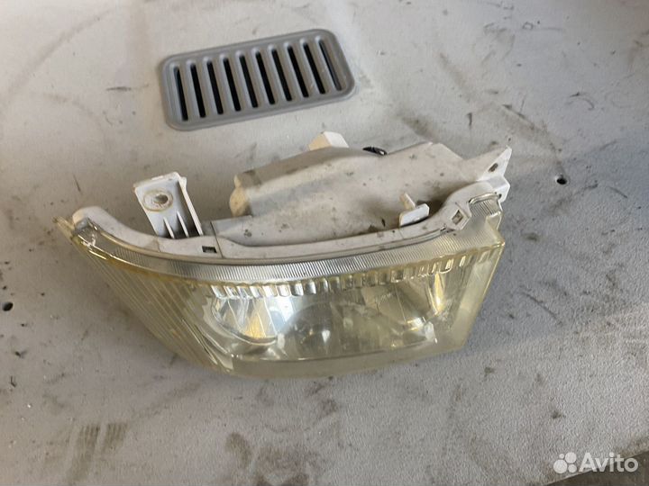 Фара правая Isuzu Elf / N-серия (NPR/NQR)