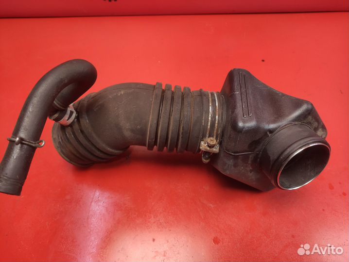 Впускной патрубок Toyota 4Runner 3vz 1987-1995