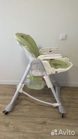 Стульчик для кормления babyton зеленый