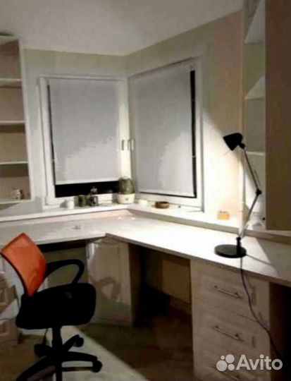 Рабочая зона у окна