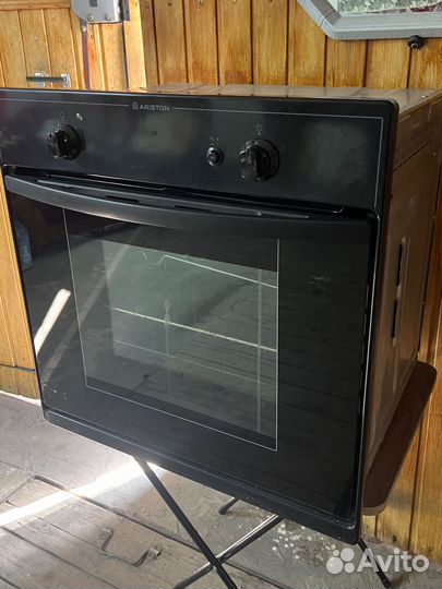 Встраиваемый газовый духовой шкаф ariston FBG