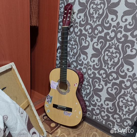 Гитара с чехлом