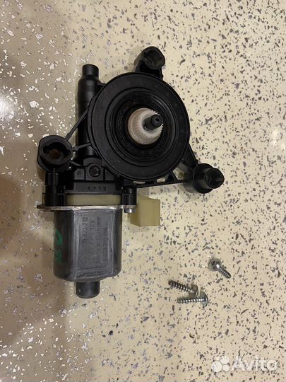 Мотор стеклоподъемника 5Q0959802