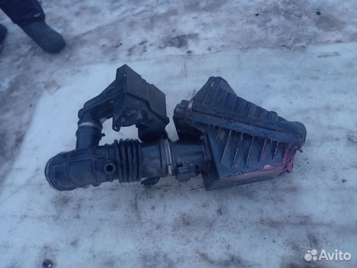 Корпус воздушного фильтра Nissan Primera P11