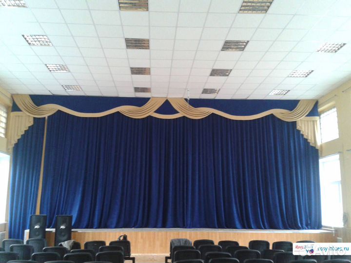 Монтаж занавеса штор музыки для дома культуры