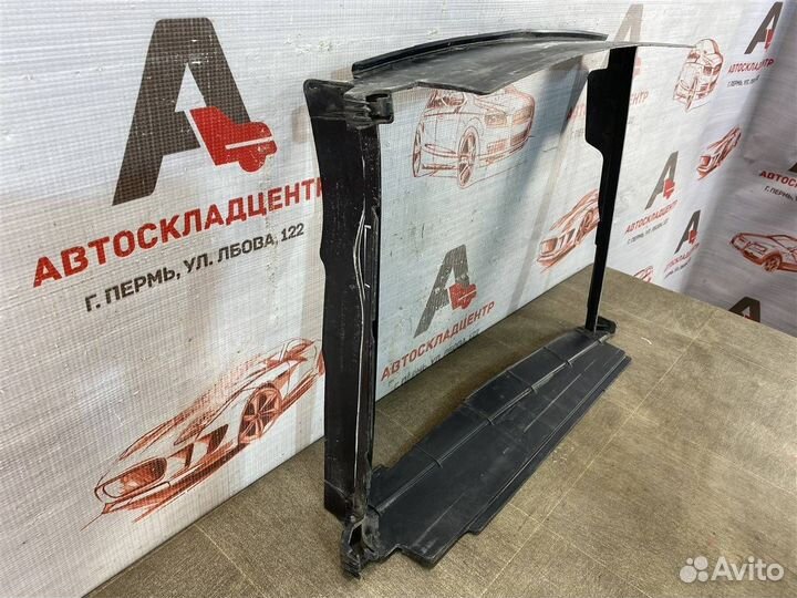 Дефлектор основного радиатора Renault Logan с 2014