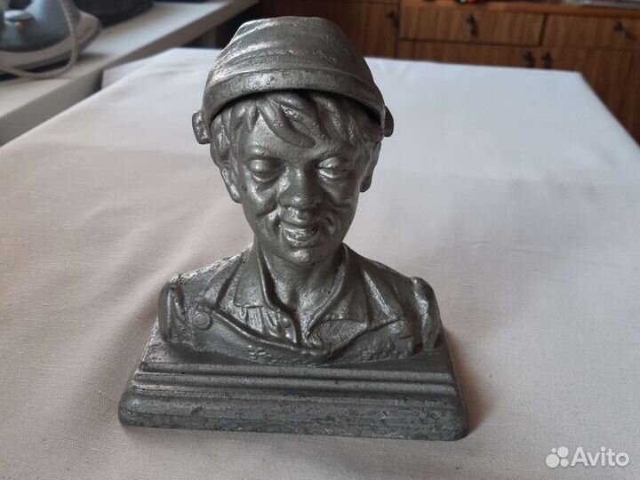 Чернильница СССР, голова Рабочего