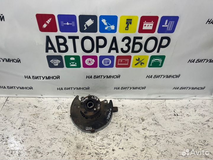 Кулак поворотный передний правый Subaru Forester