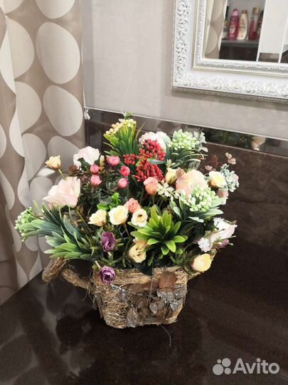 Цветы в леечке