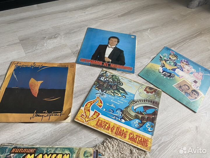 Проигрыватель сириус Рэм 208с и пластинки