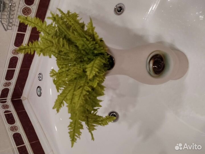 Ваза напольная с искусственным растением