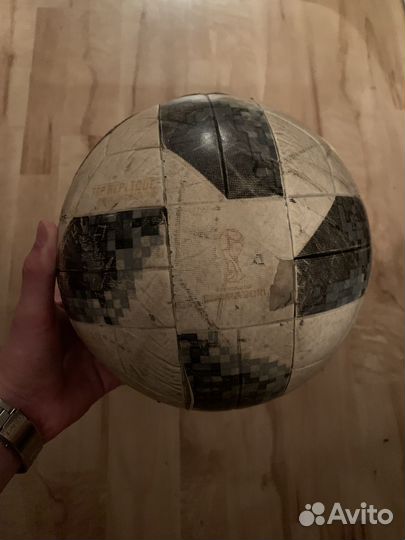 Футбольный мяч telstar