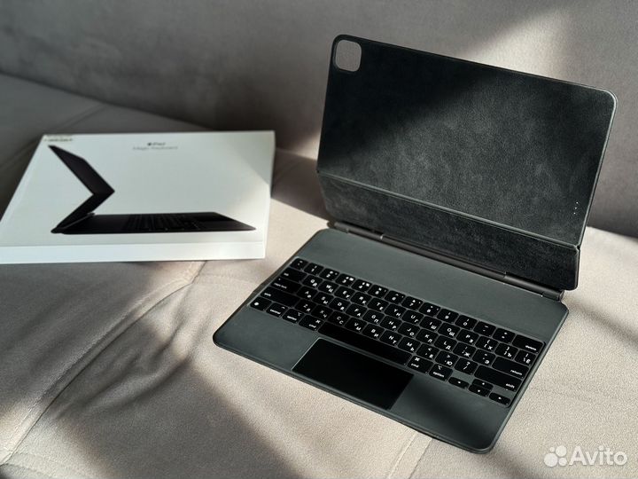 Apple Magic Keyboard для iPad Pro 11
