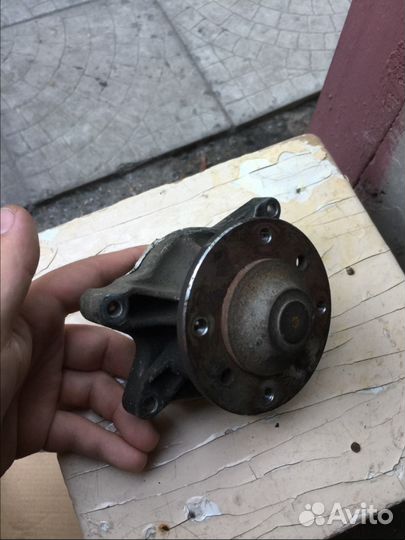 Помпа на Toyota runx allex fielder 2zz