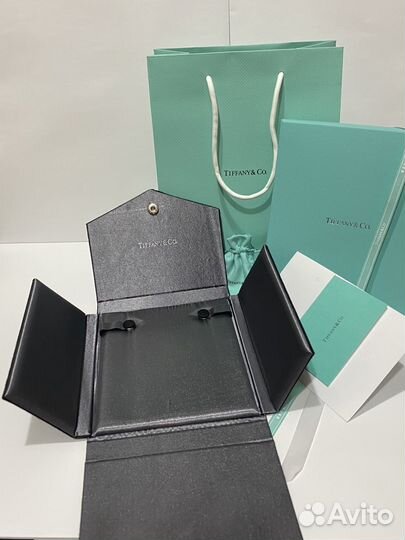 Tiffany & CO. Под колье