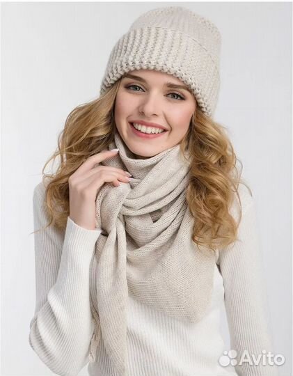 Шапка женская вязаная