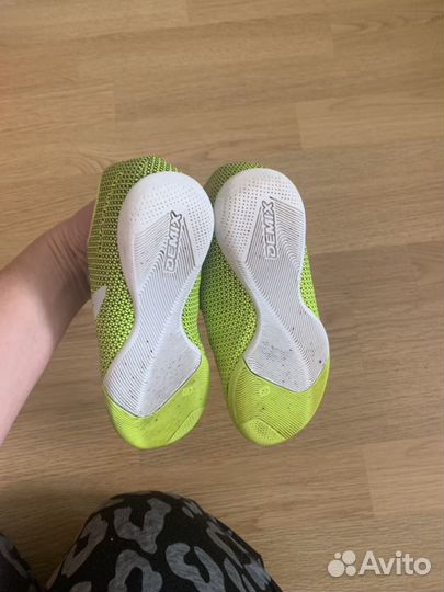 Бутсы кроссовки 28 размер