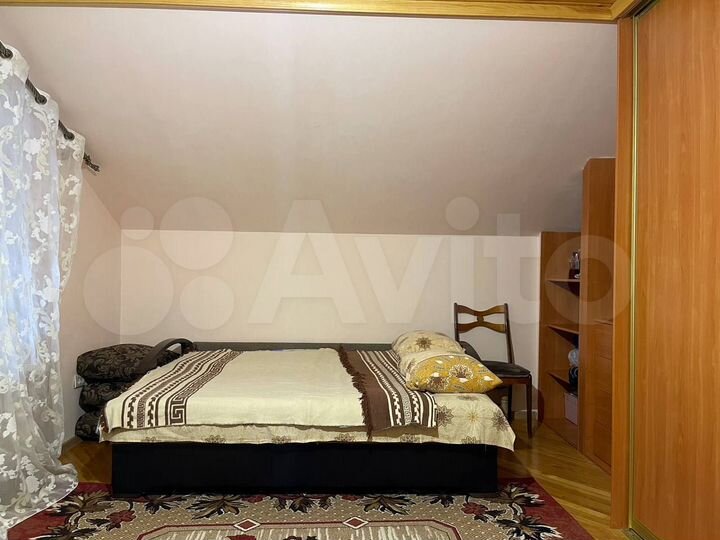 Дом 200 м² на участке 3 сот.