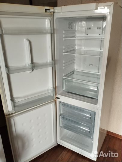 Холодильник двухдверный Samsung