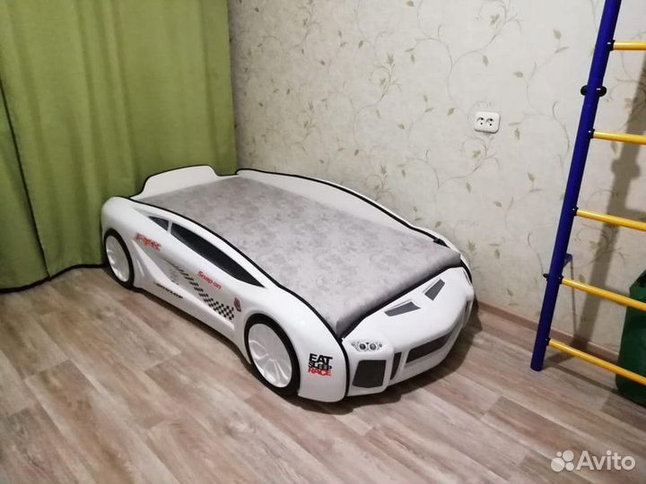 Кровать машина