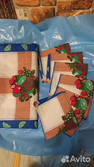 Скатерть и 6 салфеток