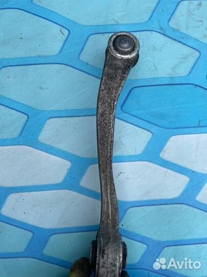 Рычаг передний верхний левый 8K0407509A