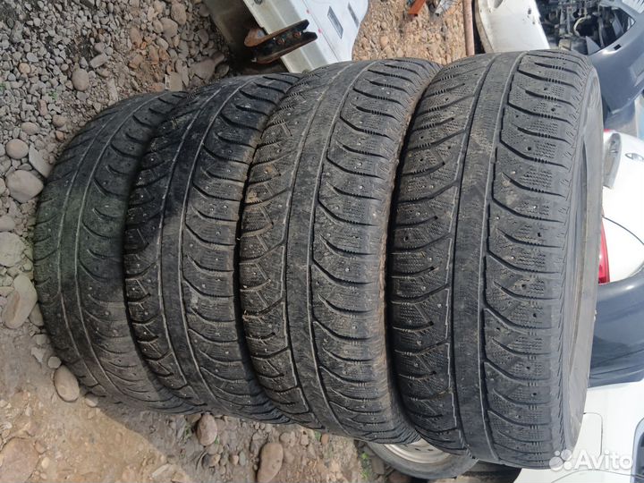 Bridgestone Ice Cruiser 7000 285/65 R17 116