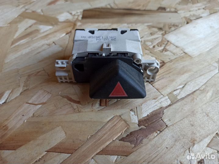 Кнопка аварийки Ford Focus 1