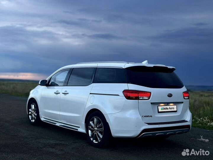 Kia Carnival 2.2 AT, 2017, 99 300 км